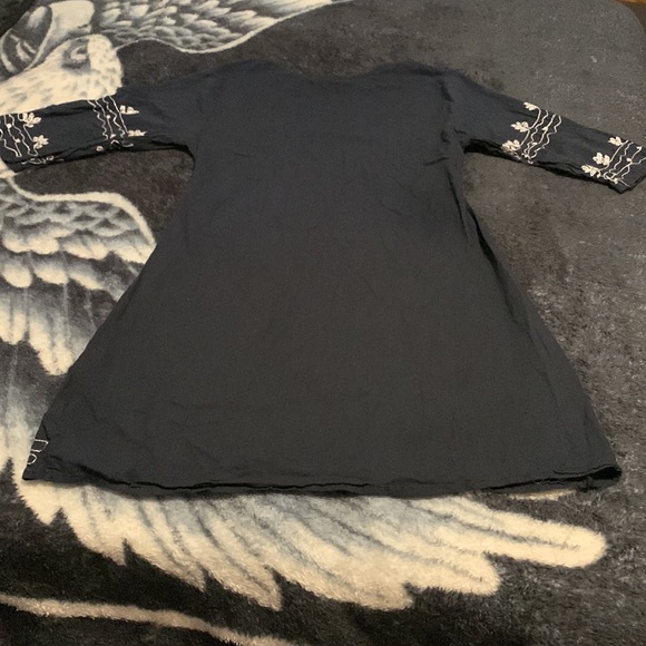 Beach Dress - Picture 3 of 3